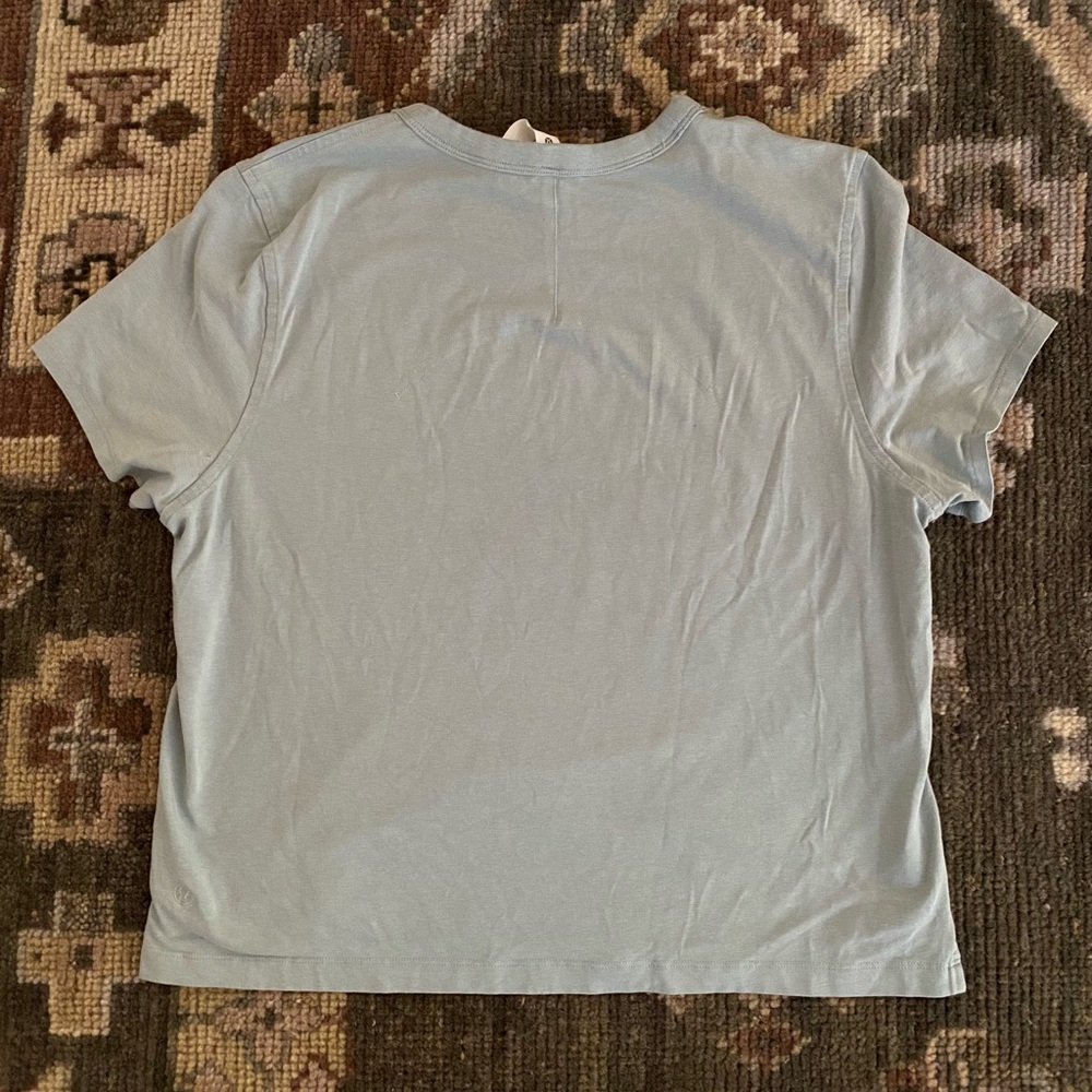Lululemon tee - Picture 3 of 3